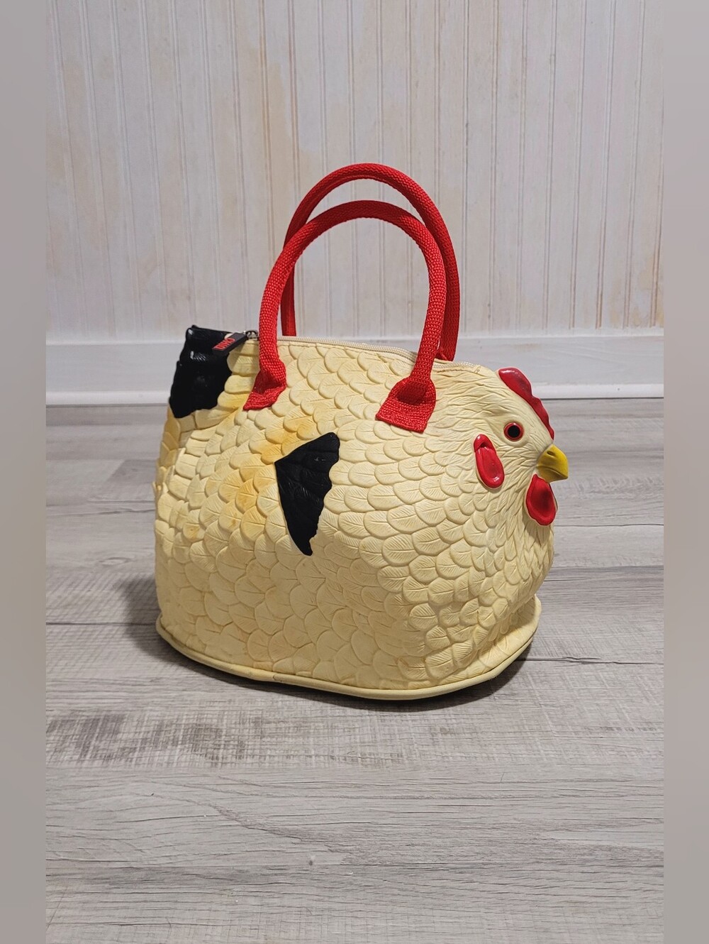 CHIQ Whimsical Novelty Chicken Hen Bag OS